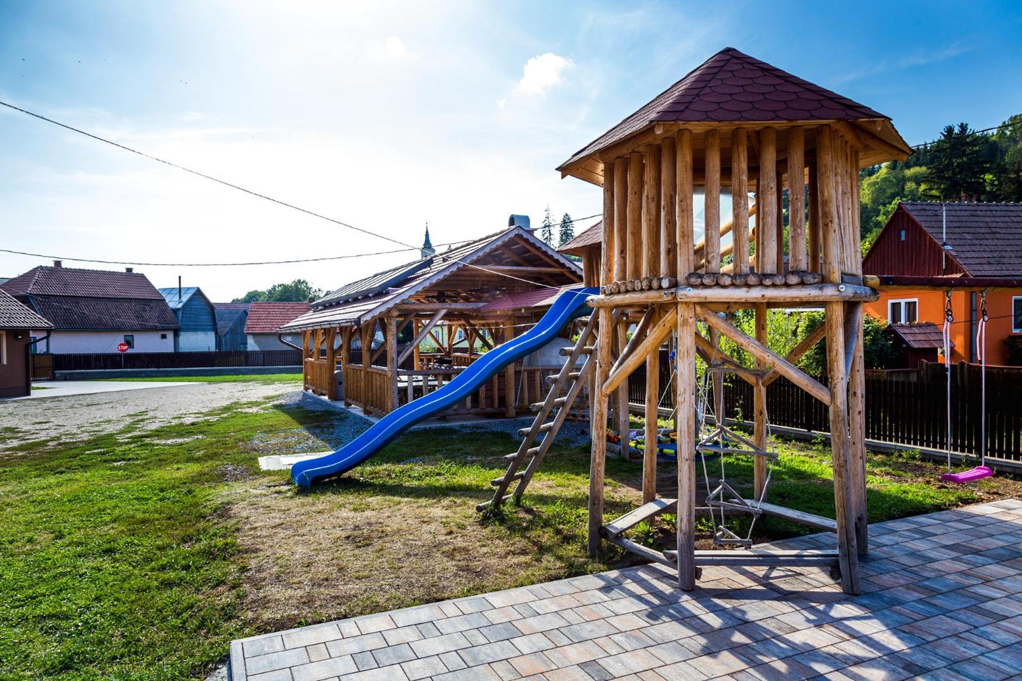 Eross Kulcsoshaz Villa Lazarea Ngoại thất bức ảnh