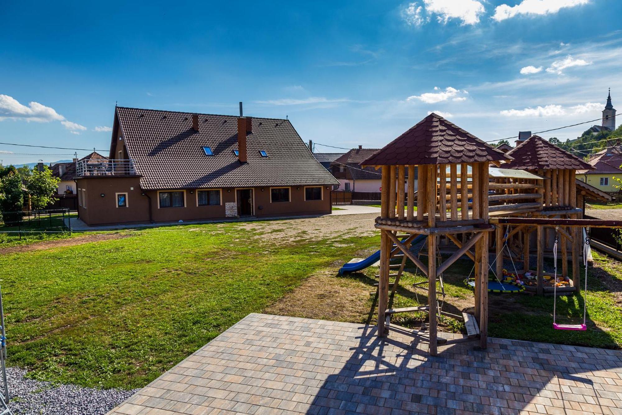 Eross Kulcsoshaz Villa Lazarea Ngoại thất bức ảnh