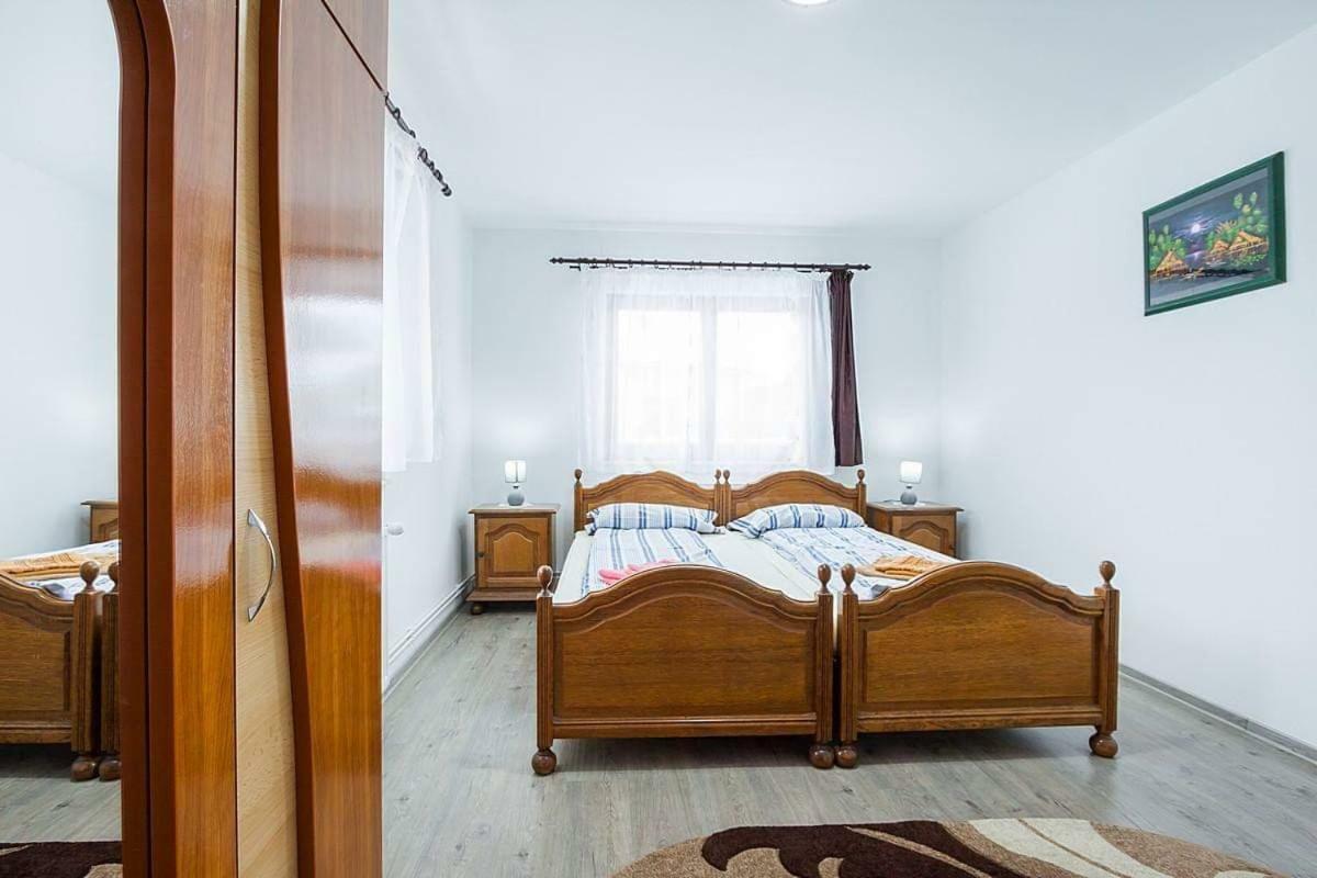 Eross Kulcsoshaz Villa Lazarea Ngoại thất bức ảnh
